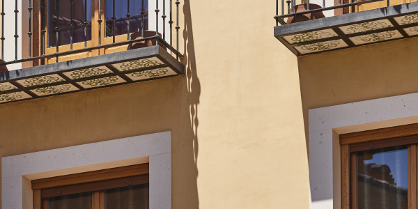 Pintar Fachadas de Casas Unifamiliares / Chalets en Getafe · Pintura anticorrosiva para Barandillas, Rejas y otros Elementos