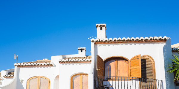 Pintar Fachadas de Casas Unifamiliares / Chalets en Getafe · Pinturas para Pintado de Fachadas Metálicas o de Hormigón