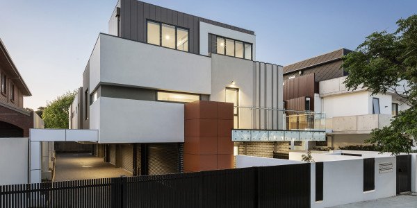 Pintar Fachadas de Casas Unifamiliares / Chalets en Getafe · Pintado de Paredes Exteriores