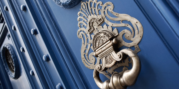 Rehabilitación y Restauración de Fachadas Getafe · Restauración de Puertas / Portales / Ventanas de Madera
