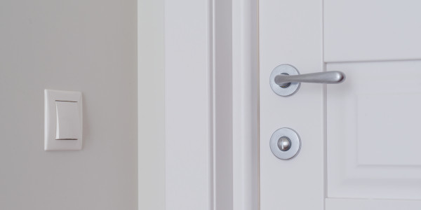 Pintar Fachadas y Patios de Luces de Comunidades Vecinos / Propietarios Getafe · Pintura para Pintado de Puertas Privadas de Vecinos