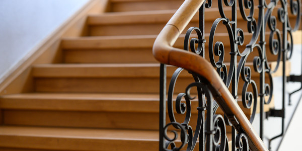 Pintar Fachadas y Patios de Luces de Comunidades Vecinos / Propietarios Getafe · Pintado de Pasillos, Escaleras y Zonas de Tránsito